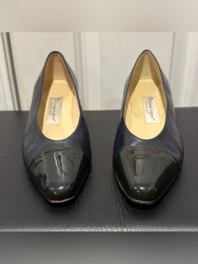 Women's Vintage Etienne Aigner Ann Marie Pumps Navy & Black 1.75" heel Size 8.5